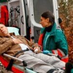 Trafik kazasında yaralanan birinin ambulansla hastaneye gitmesi gerekir mi? Bu sorunun cevabı ve ambulans masraflarının tazmini hakkında bilmeniz gerekenler.